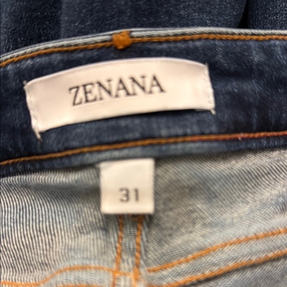 Zenana Outfitters Blue Cropped Ankle Jeans with Frayed Hem #586 - Picture 4 of 9